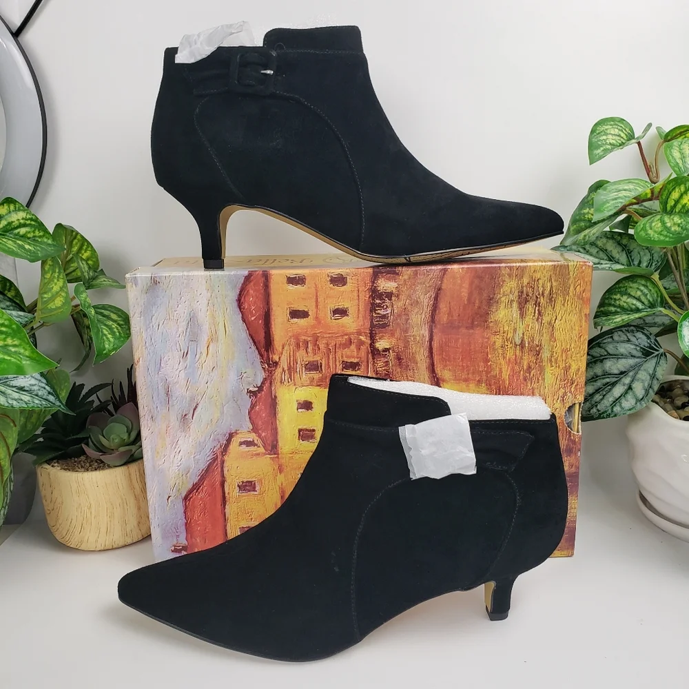 Bella Vita Black Suede Ankle Bootie Leather Rock Revival Bindi NIB sz 10